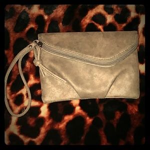 Super cute clutch wristlet!